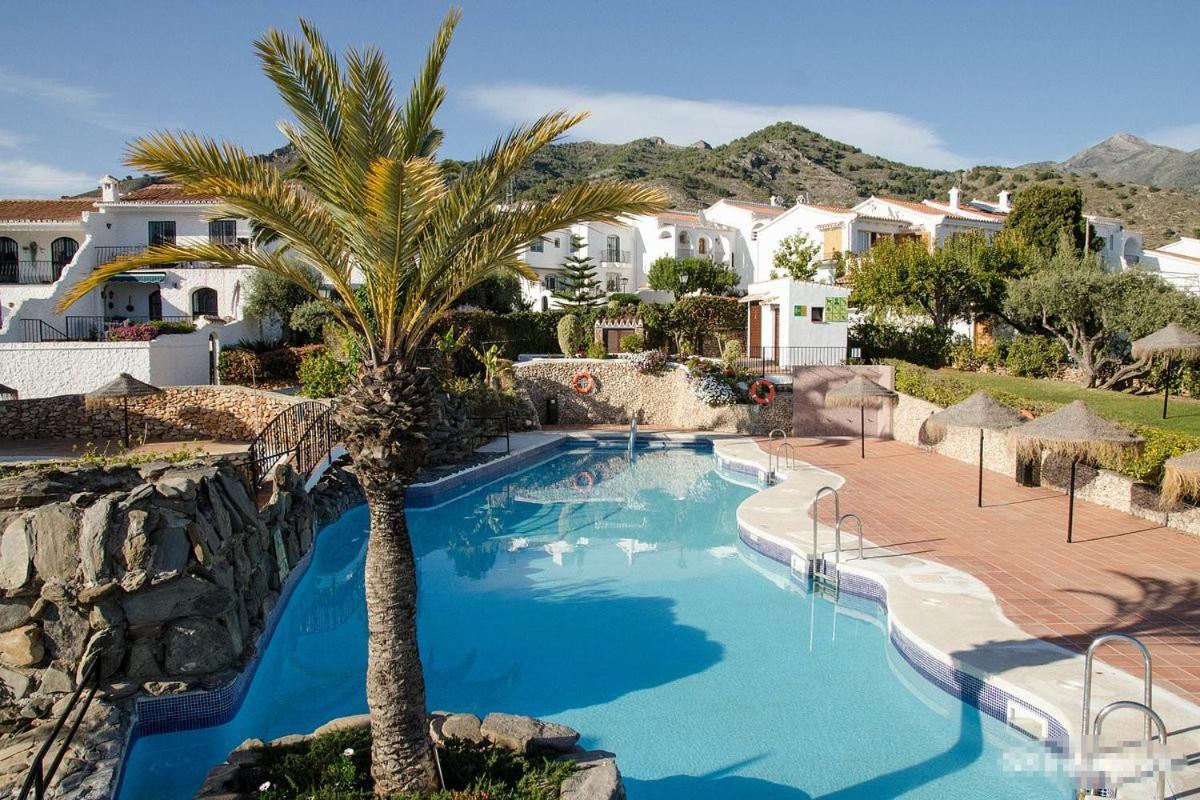 Apartamento Capistrano Village Nerja Dış mekan fotoğraf